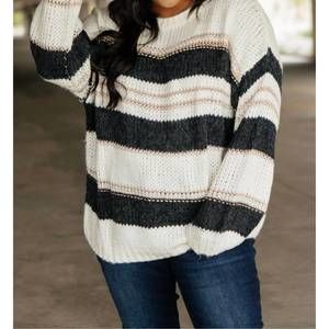 NEW FSL sraightforward striped sweater in ivory and black